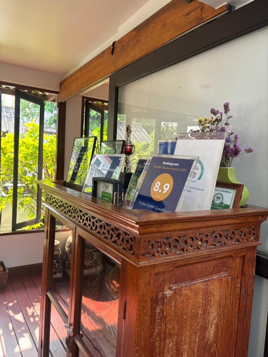 Yindee Stylish Guesthouse Chiang Mai Exteriör bild