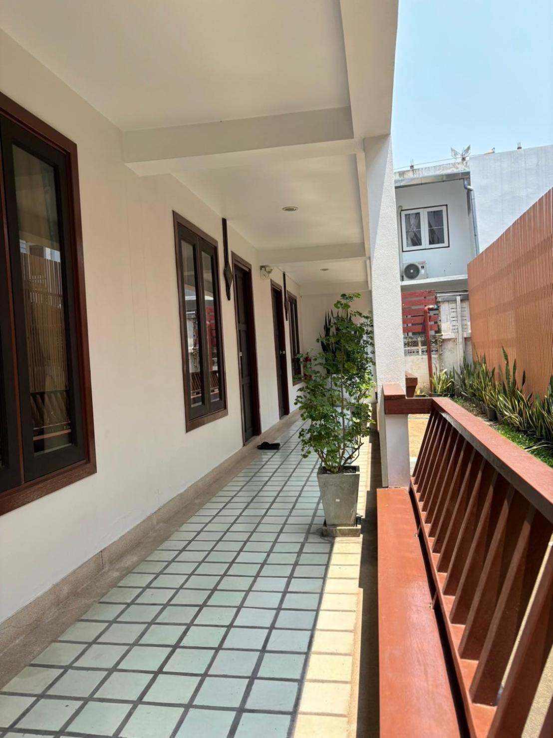 Yindee Stylish Guesthouse Chiang Mai Exteriör bild