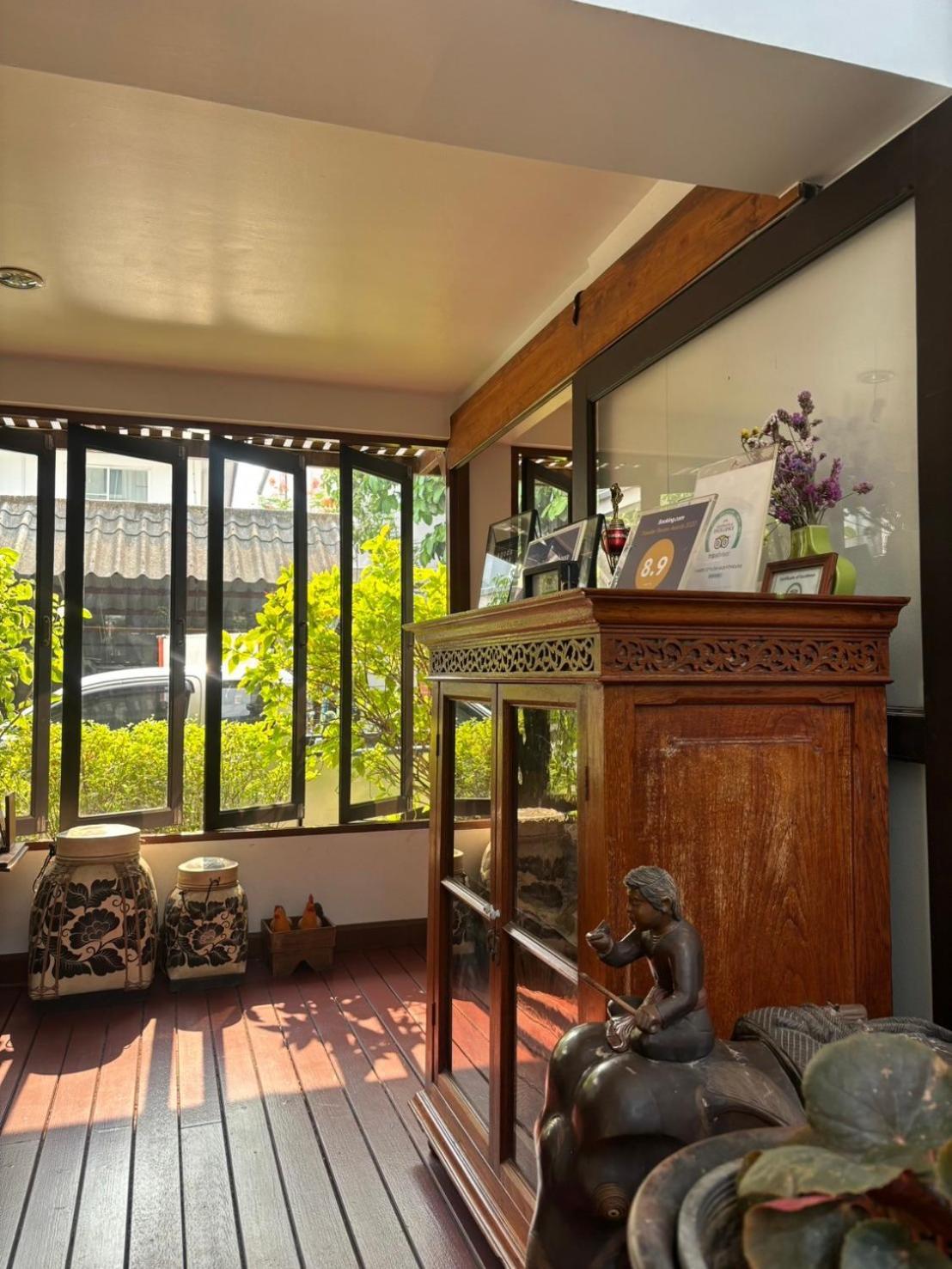 Yindee Stylish Guesthouse Chiang Mai Exteriör bild